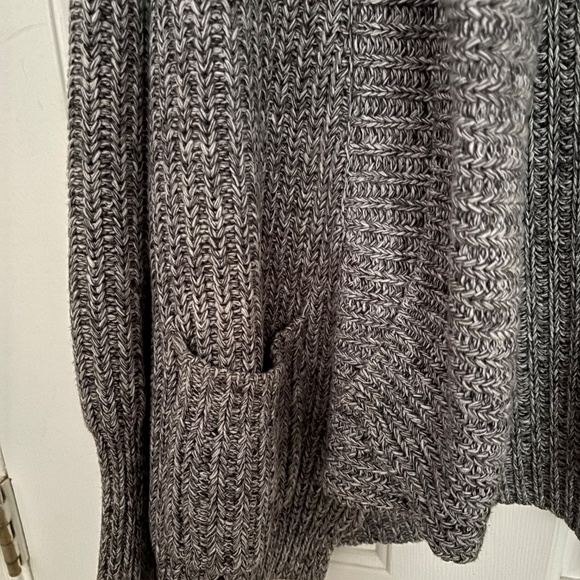 Heavy J.Crew Black & White Sweater w/Pockets and Wide Collar Size XS - Picture 7 of 8